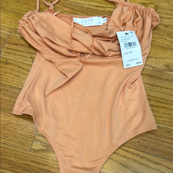 ASTR BRAND NEW Peach Bodysuit - Picture 5 of 5